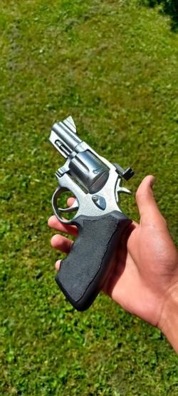 Макет револьвера Taurus 66