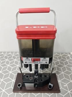 Машинка LEE для снаряжения патронов 12к