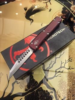 Microtech Ultratech warhound merlot