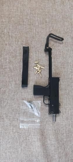 Модель Ingram MAC 10