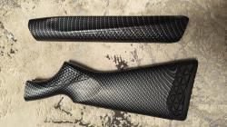 На МР-155 комплектующие - приклад , цевьё , трубка магазина , гайка .