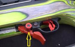 На RUGER 10/22 - рукоятки перезарядки, магазин релиз, ударник, экстрактор, авто болт релиз