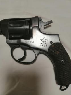 Наган Мр-313, револьвер сигнальный 