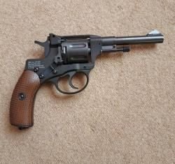 Наган  пневматика NGT Gletcher , 4,5 мм, СО 2 новый.