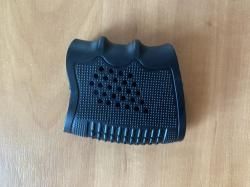 Накладка на рукоятку пистолета