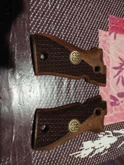 Накладки на Beretta M84FS