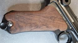 Накладки на рукоять страйкбольного пистолета люгер парабелум Р 08 от KWC, орех 