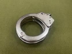 Наручники металлические серебристые