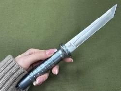 Нож Bos c алюминиевыми ножнами