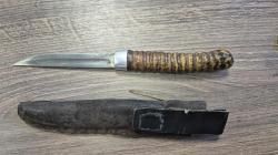 Нож производства ГДР. Рукоятка из дерева. Узкий клинок