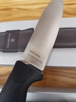 Нож Victorinox фиксированный с ножнами