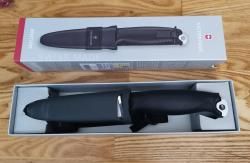 Нож Victorinox фиксированный с ножнами