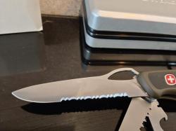 Нож Wenger Ranger Gripp 179  Серейтор