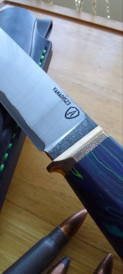 Нож из стали VANADIS23 в обкладках 95х18 