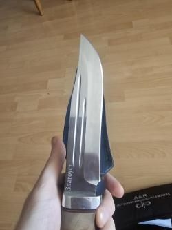 Ножи кукри и охотник