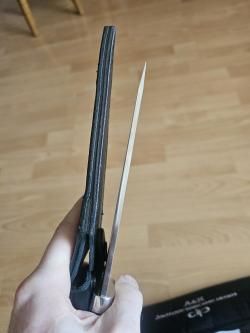 Ножи кукри и охотник