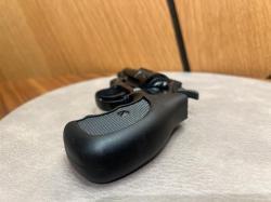 Новый газовый револьвер Reck Cobra с.380 ME GUM