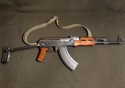 Охолощенный АКС-47 тип 2, фрезерованный, 1952 г. ВПО-925 без надписей