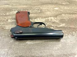 Охолощенный пистолет Макарова ПМ-СО (ТОЗ, 1953 год, прямая рамка, калибр 10х24)