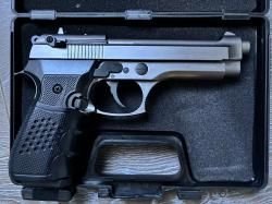 Охолощенный пистолет схп Беретта 92 (Beretta) с автоматическим режимом стрельбы.