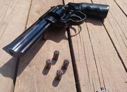 Охолощенный револьвер Таурус S