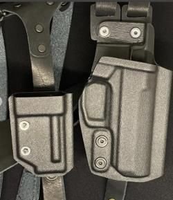 Оперативная кобура из кайдекса на кожаном подвесе