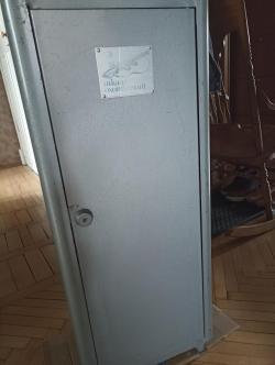 Оружейный шкаф для охотничьего оружия