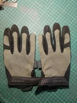 Перчатки тактические