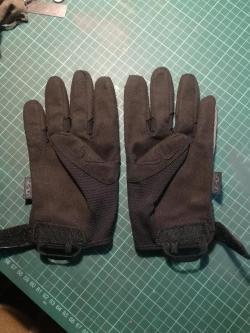 Перчатки тактические