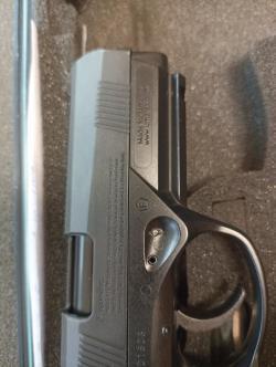 Пневматический пулевой пистолет Umarex Beretta Px4 Storm