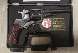 Блеф Наган-С сигнальный револьвер  1933 и  1944 год. 