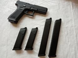 Пистолет Glock 17 gen. 5 Umarex/VFC + магазины