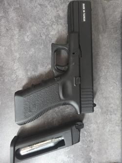 Пистолет KJW Glock 17 CO2 GBB