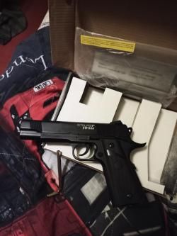 Пистолет кольт