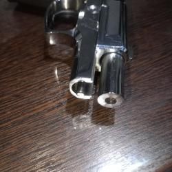 Пистолет охолощенный, сигнальный. 