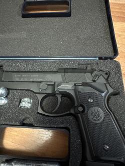 Пистолет пневматический Beretta M92 FS (чёрн. с чёрн. пласт. накладками) 419.00.00/419.00.