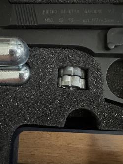 Пистолет пневматический Beretta M92 FS (чёрн. с чёрн. пласт. накладками) 419.00.00/419.00.