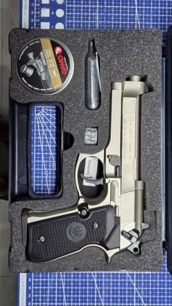 Пистолет пневматический Beretta M92FS