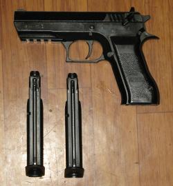 Пистолет пневматический Swiss + Arms 4.5 мм