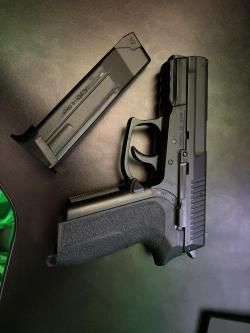 Пистолет страйкбольный KWC SigSauer SP2022 CO2