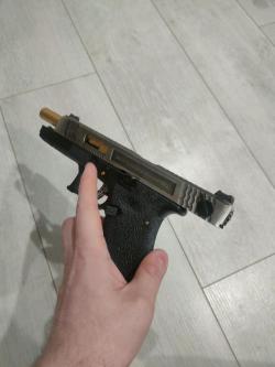 Пистолет страйкбольный WE Glock 35