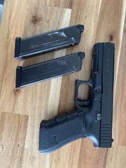 Пистолет Tokyo Marui Glock 17 gen.4 GGBB