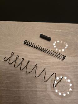 Листовая пружина, пружина магазина и выбрасыватель на Grand Power