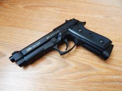 Пневматическая Beretta 92 от Gletcher. Авто огонь. Новый в идеале с отличным комплектом.Blow Back  