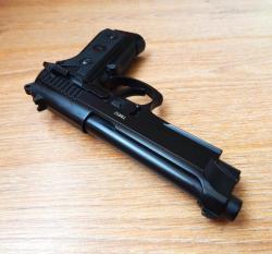 Пневматическая Beretta 92 от Gletcher. Авто огонь. Супер состояние.