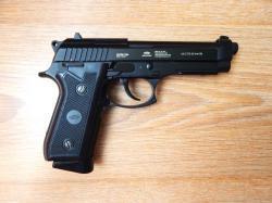 Пневматическая Beretta 92 от Gletcher. Авто огонь. Супер состояние.