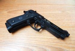 Пневматическая Beretta 92 от Gletcher. Авто огонь. Супер состояние.