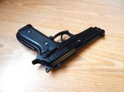 Пневматическая Beretta 92 от Gletcher. Супер состояние с комплектом.Blow Back Авто огонь.