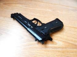 Пневматическая Beretta 92 от Gletcher. Супер состояние с комплектом.Blow Back Авто огонь.