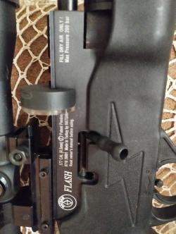 Пневматическая винтовка "Хатсан флэш" 4.5 мм, раздушенная с оптикой. Насос для накачки вин